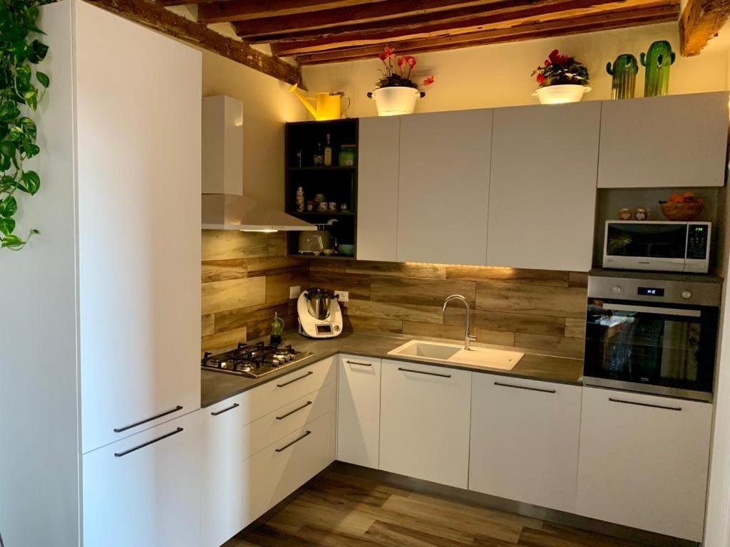 Casina Il Nido Di Lucca Apartment Luaran gambar